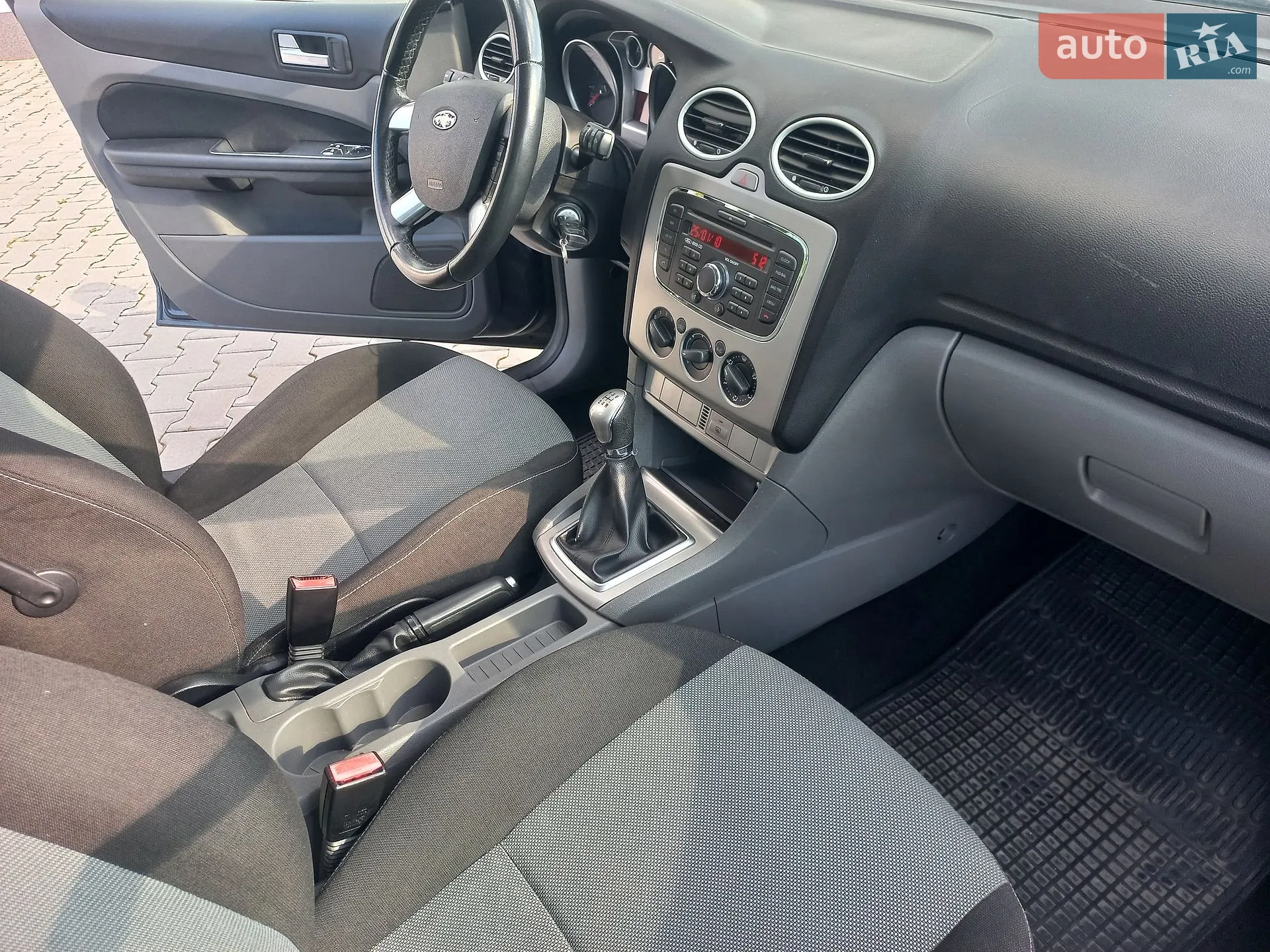 2010 Ford Focus - мініатюра 18