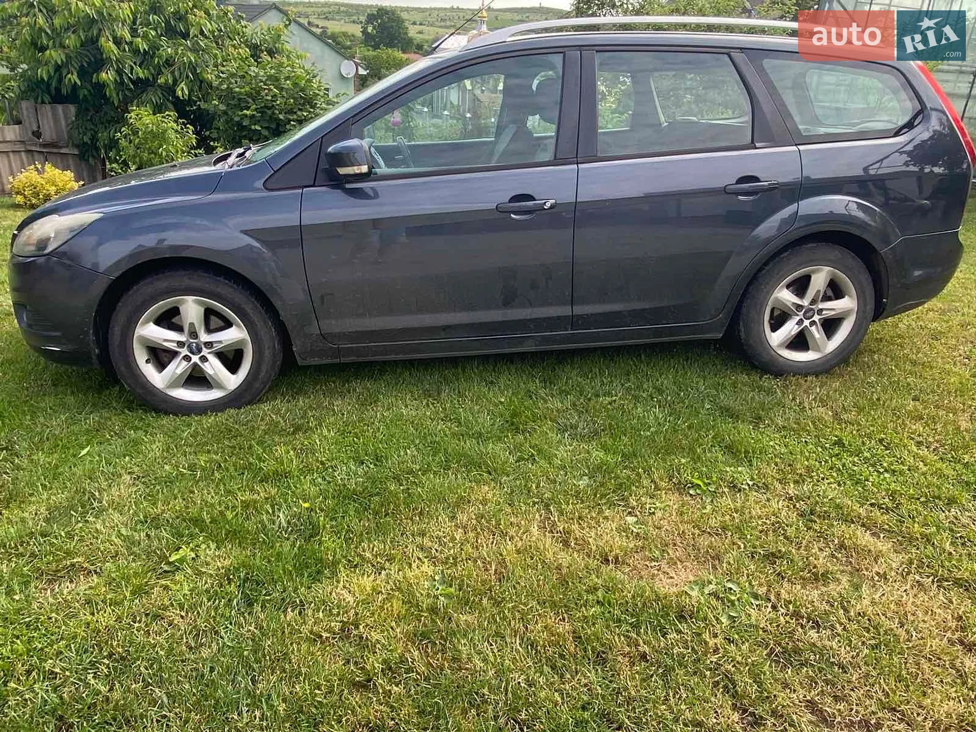 2010 Ford Focus - мініатюра 2