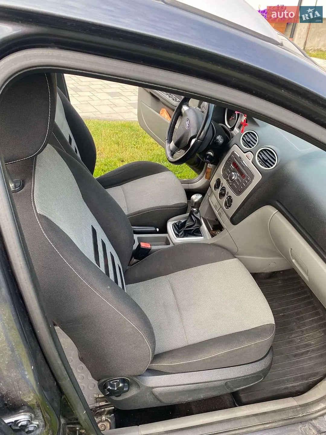 2010 Ford Focus - мініатюра 14