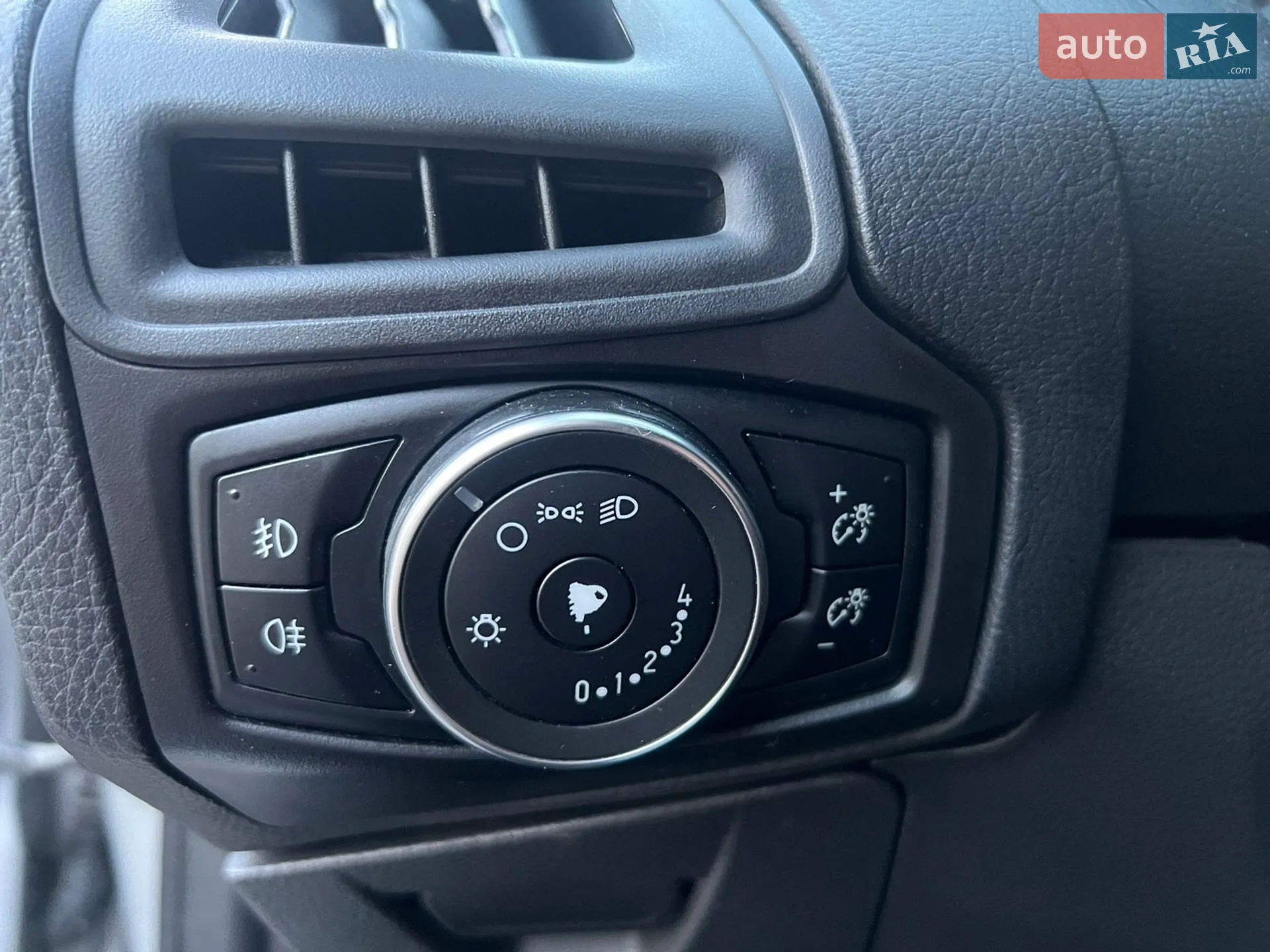 2016 Ford Focus - мініатюра 37