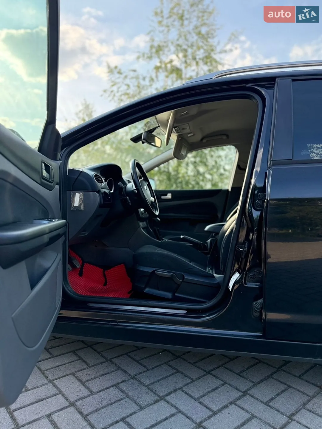2010 Ford Focus - мініатюра 9