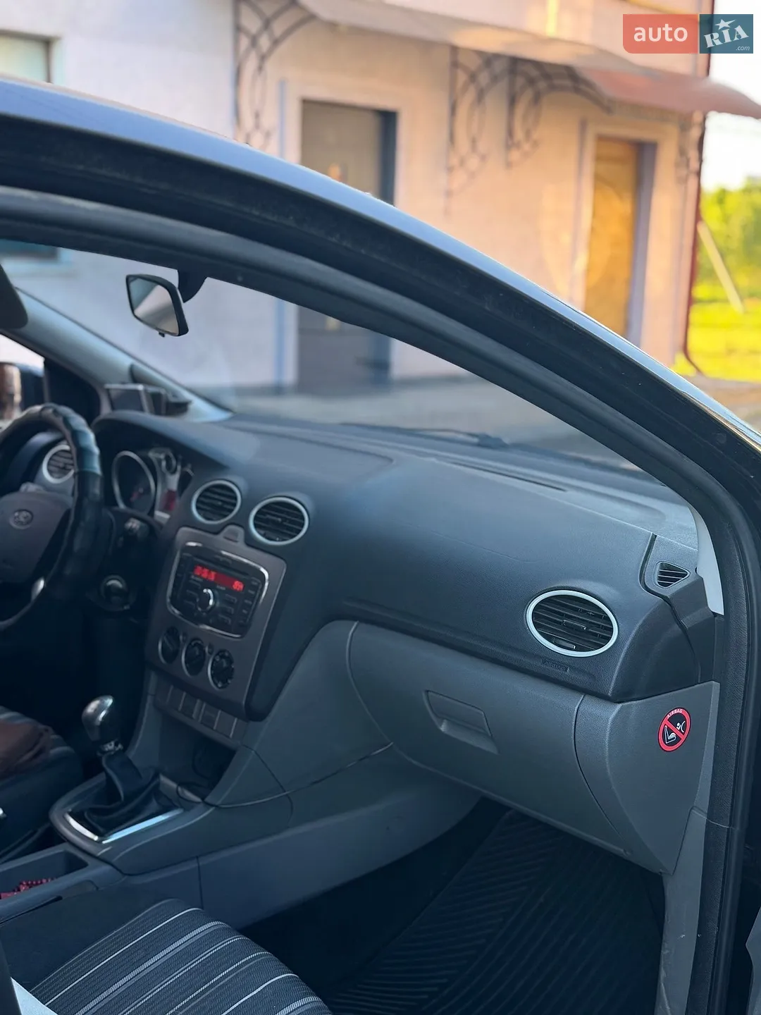 2010 Ford Focus - мініатюра 6
