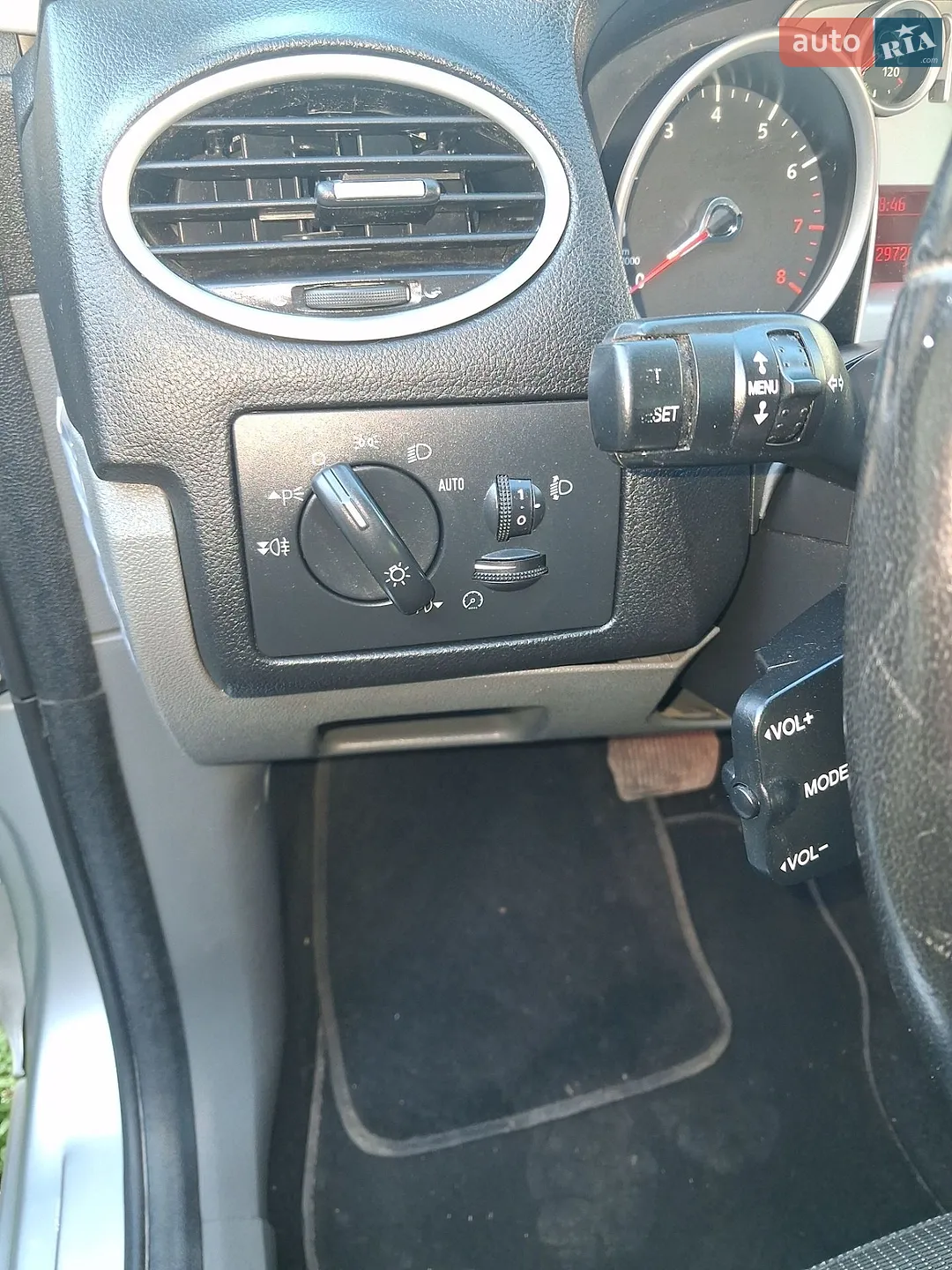 2010 Ford Focus - мініатюра 15