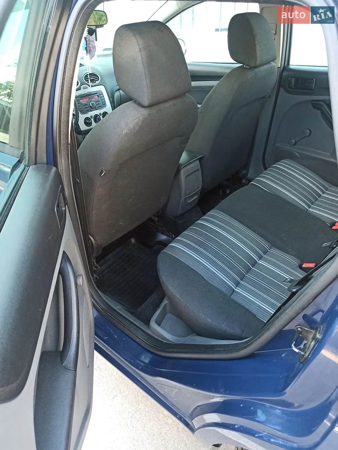 2010 Ford Focus - мініатюра 9