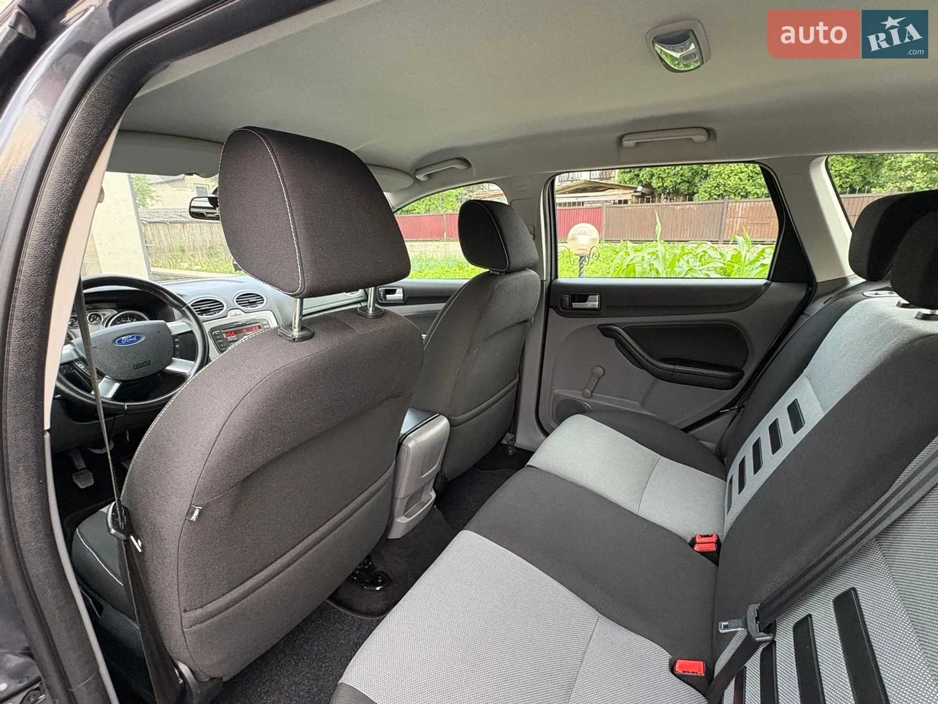 2010 Ford Focus - мініатюра 39