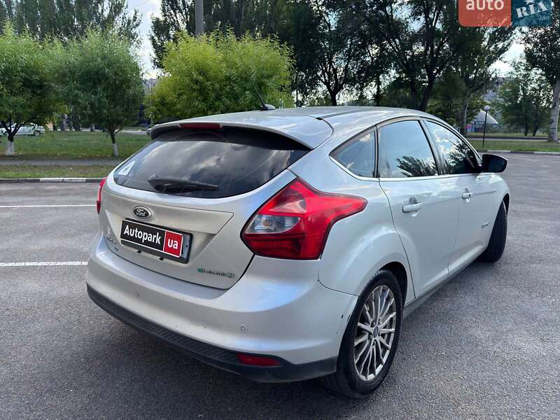 Хэтчбек Ford Focus 2013 в Запорожье