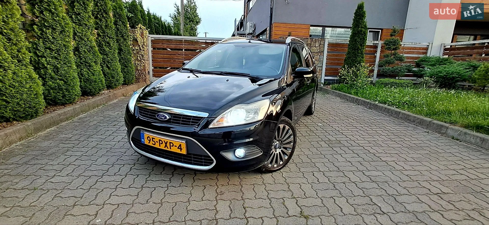 2010 Ford Focus - мініатюра 11