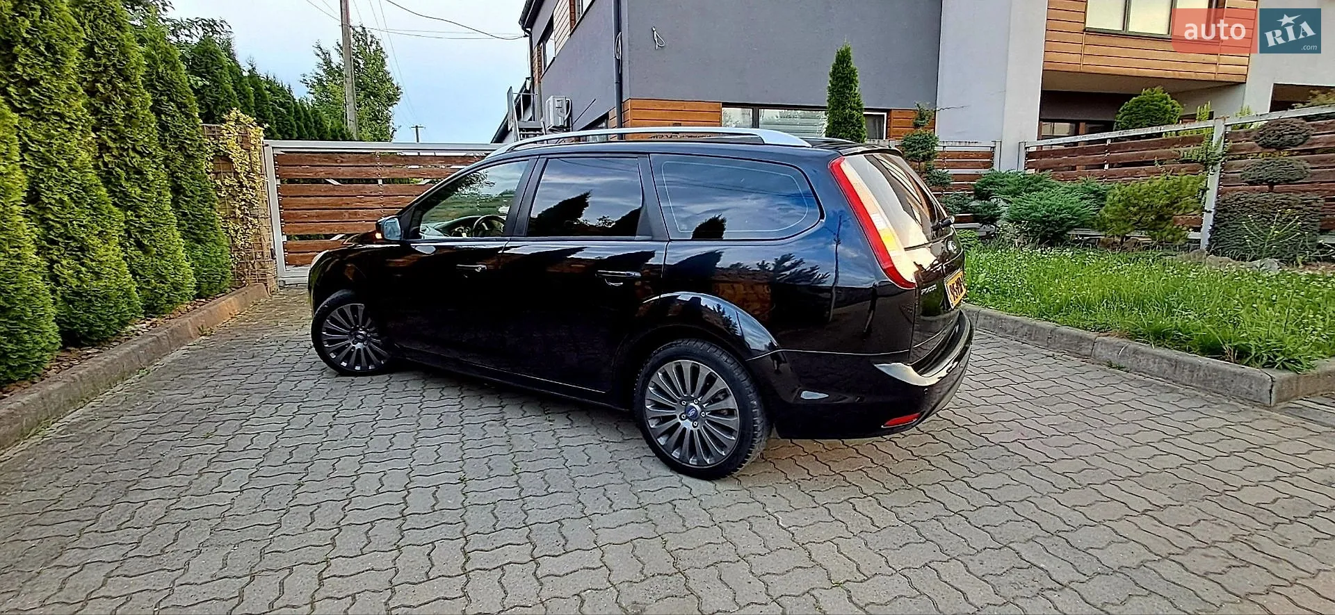 2010 Ford Focus - мініатюра 29