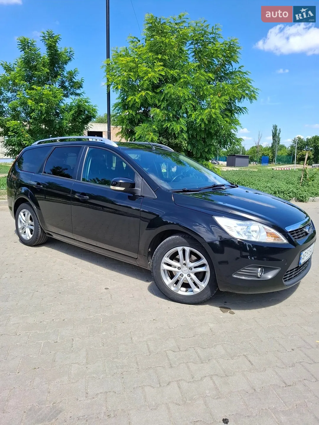 2010 Ford Focus - мініатюра 2