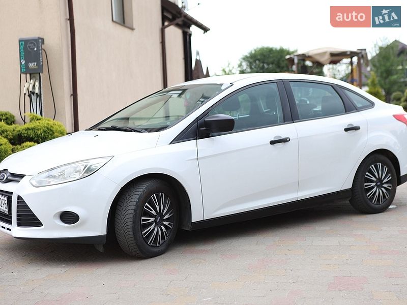 Седан Ford Focus 2013 в Стрые