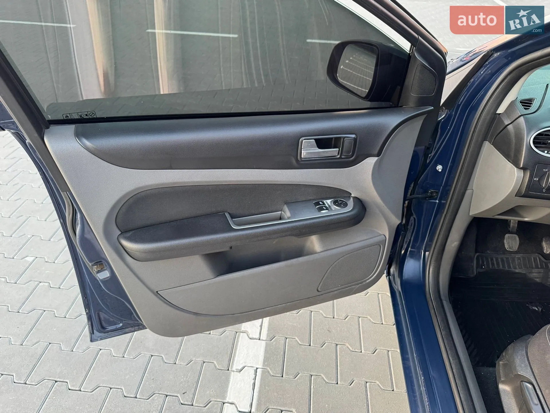 2011 Ford Focus - мініатюра 11