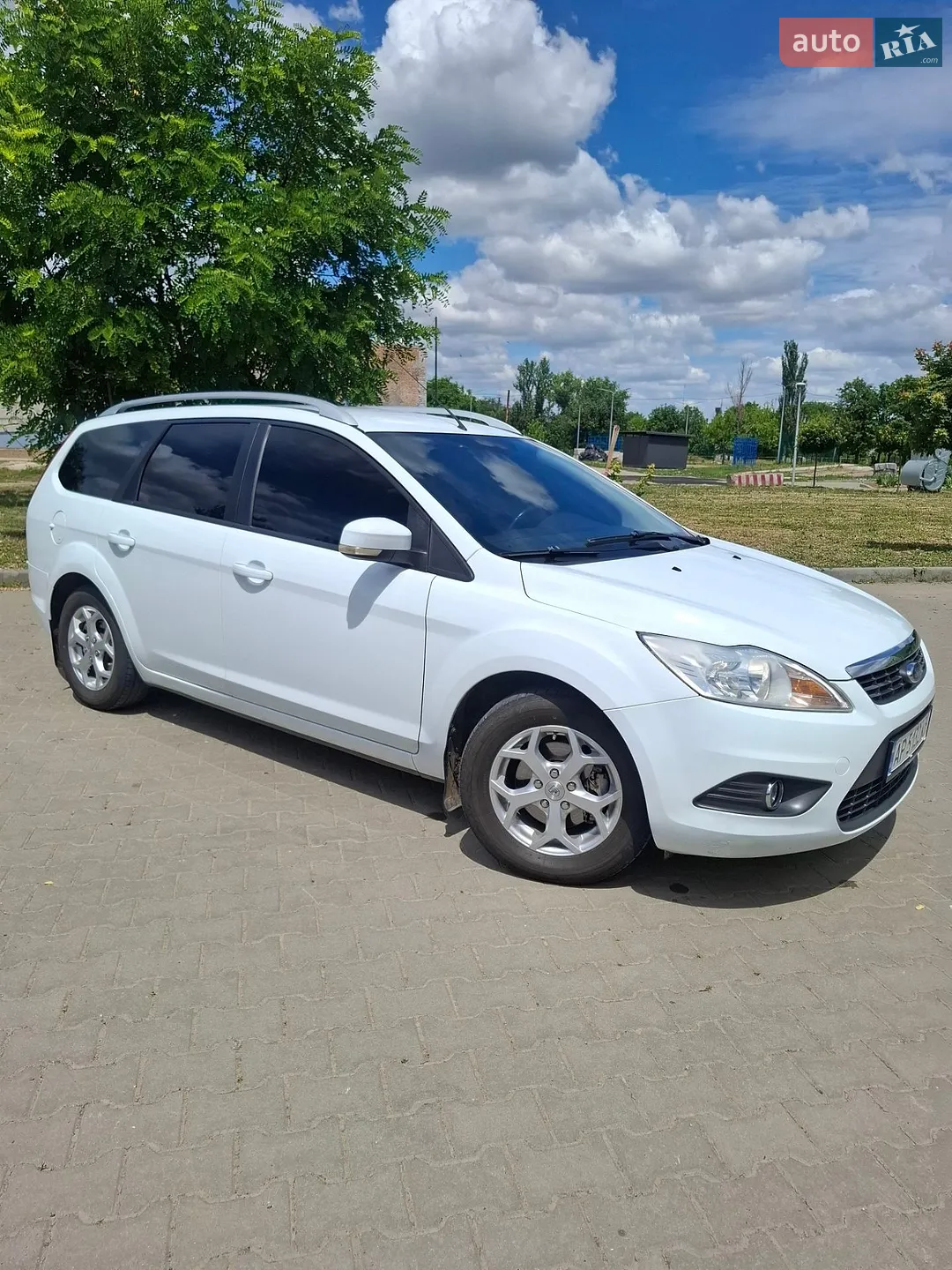 2010 Ford Focus - мініатюра 2