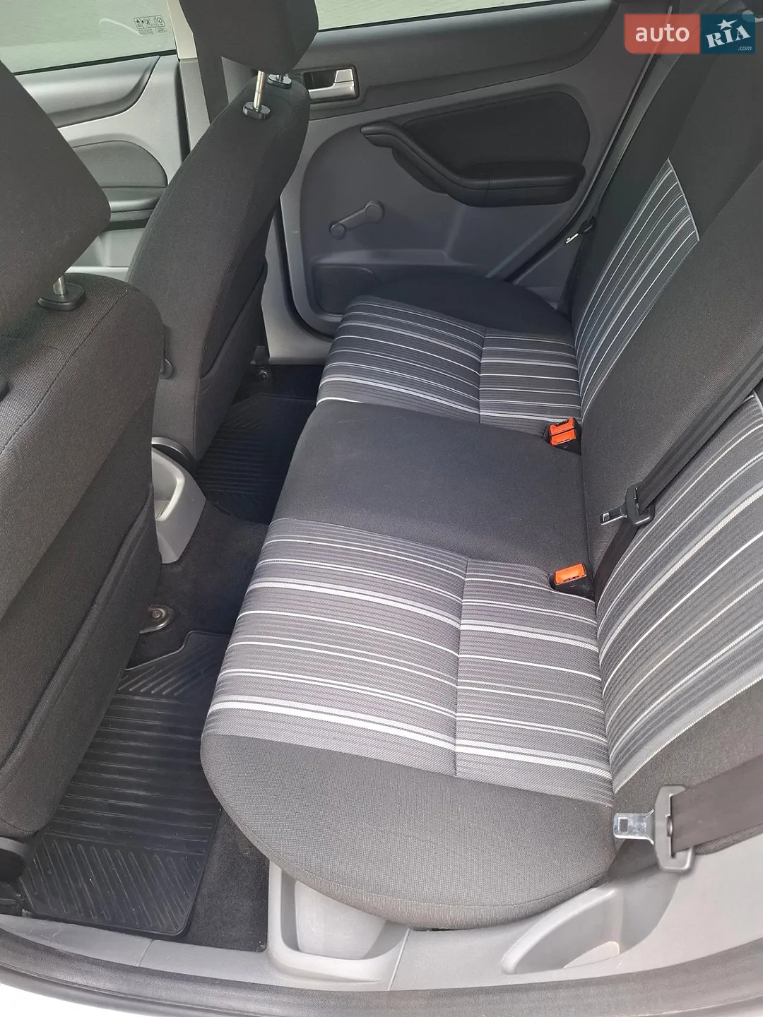 2010 Ford Focus - мініатюра 13