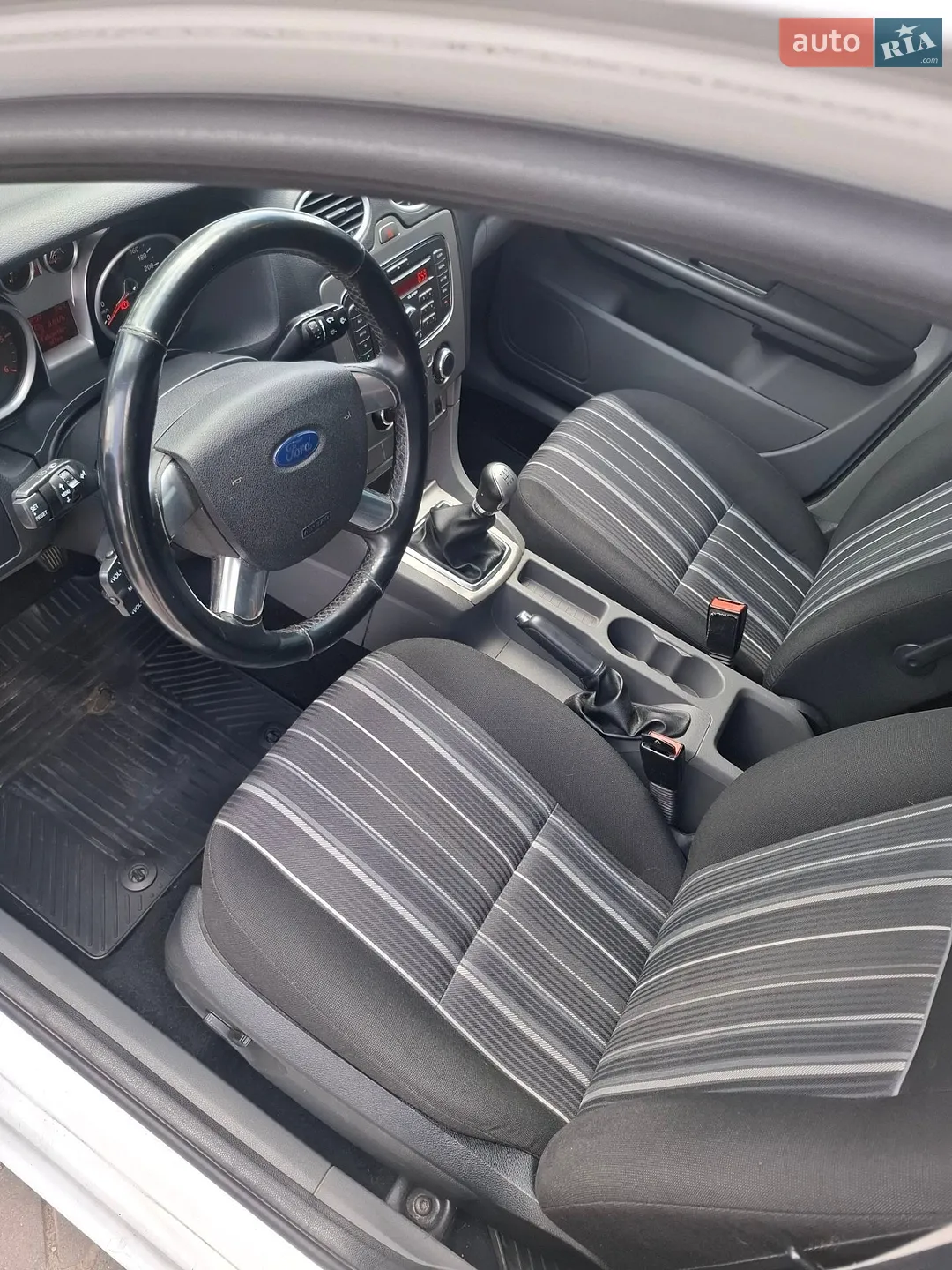 2010 Ford Focus - мініатюра 14