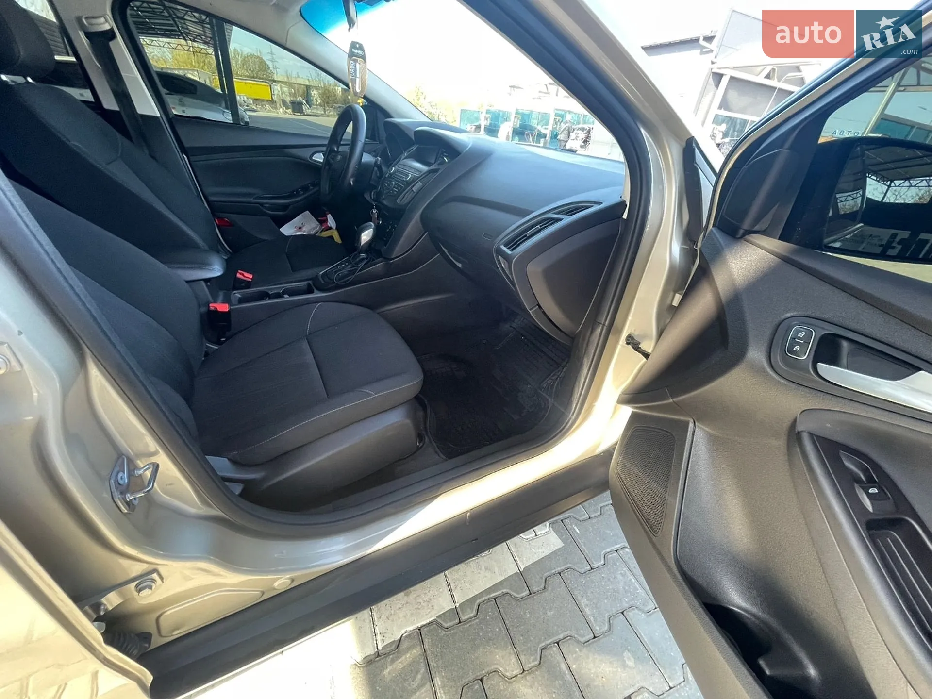 Ford Focus 2018 VIN 1FADP3K20JL263902 фото оголошення 12 з 16
