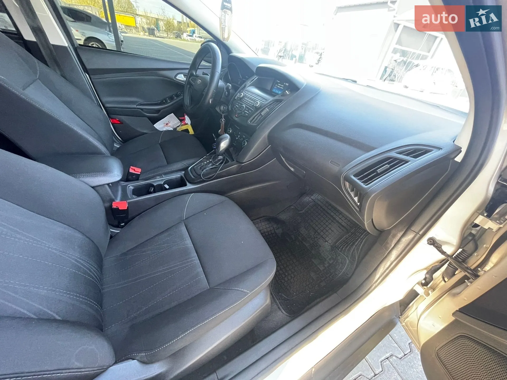 Ford Focus 2018 VIN 1FADP3K20JL263902 фото оголошення 14 з 16