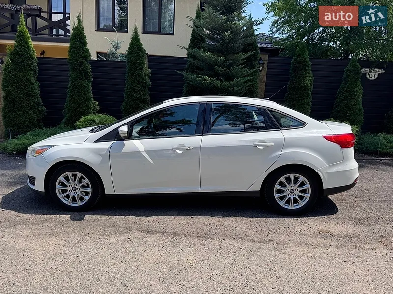 Ford Focus 2016 VIN 1FADP3F29GL325588 фото оголошення 8 з 62