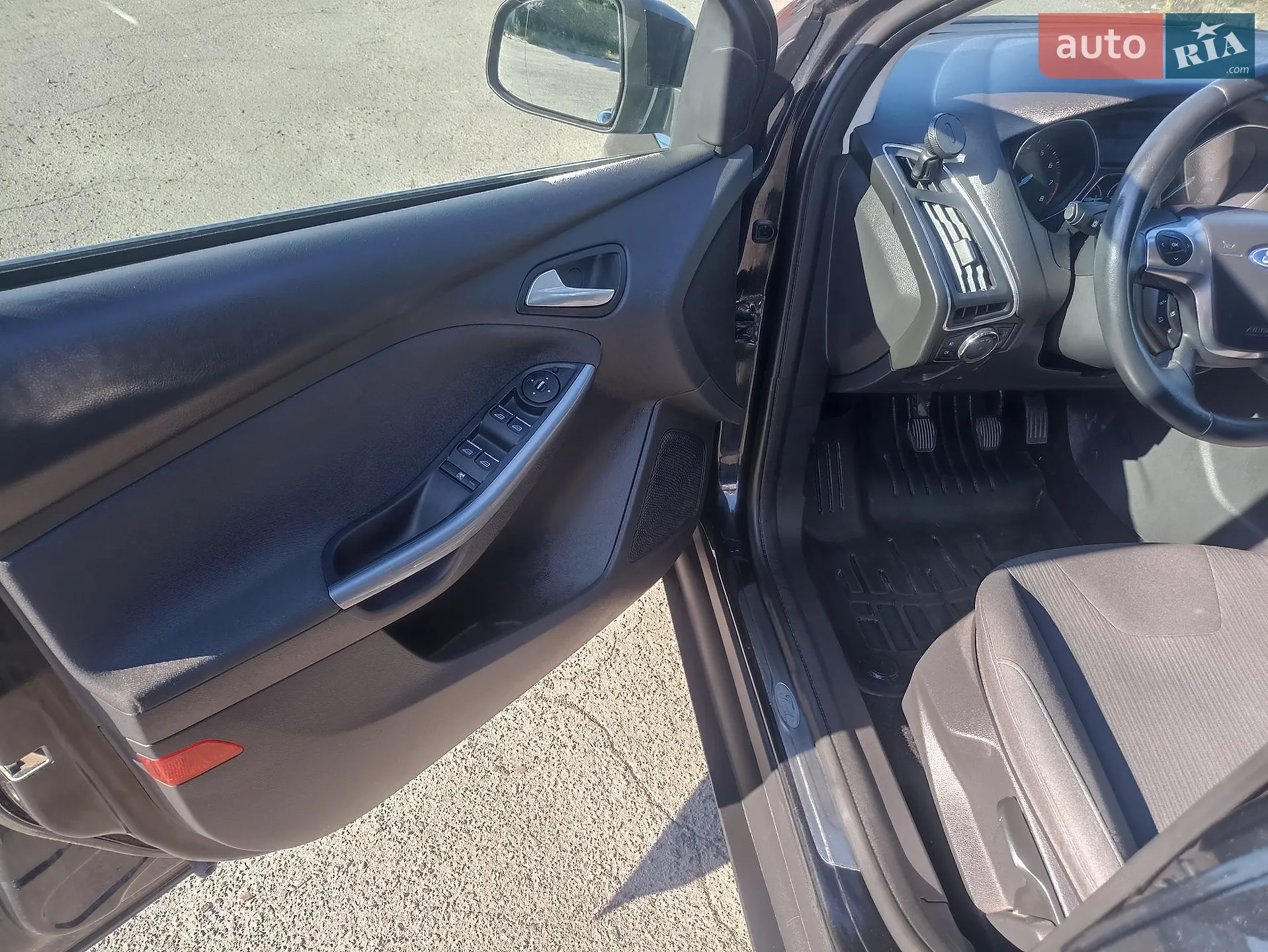 2011 Ford Focus - мініатюра 28