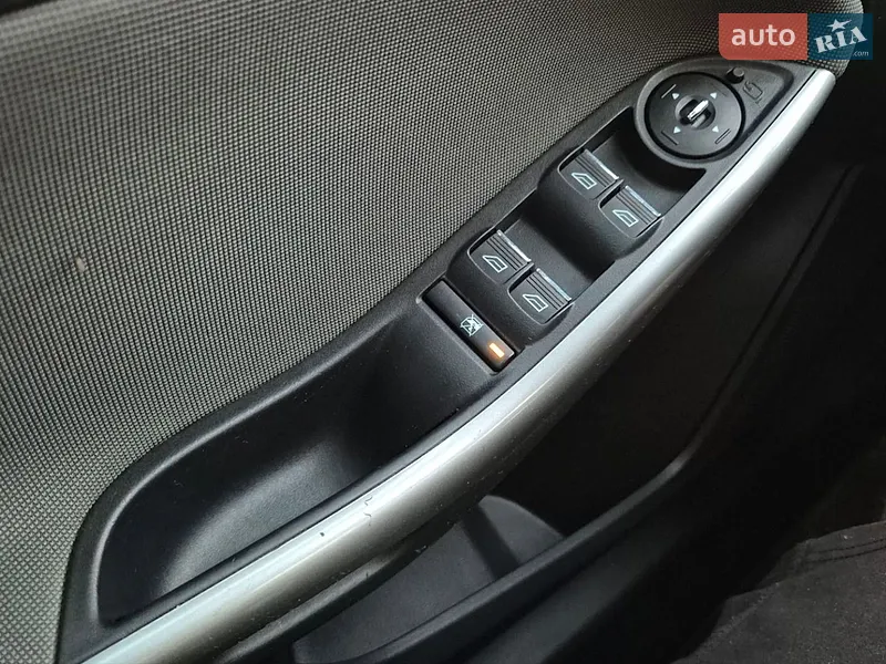 Ford Focus 2011 VIN WF0KXXGCBKBK72615 фото оголошення 26 з 77
