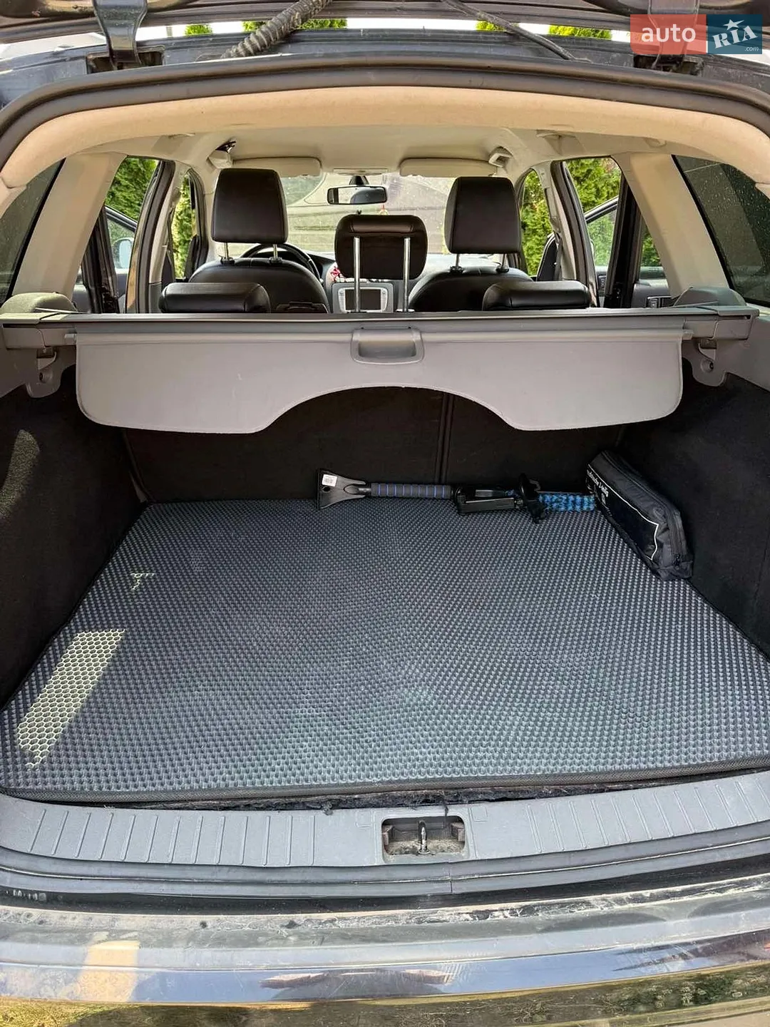 2010 Ford Focus - мініатюра 10