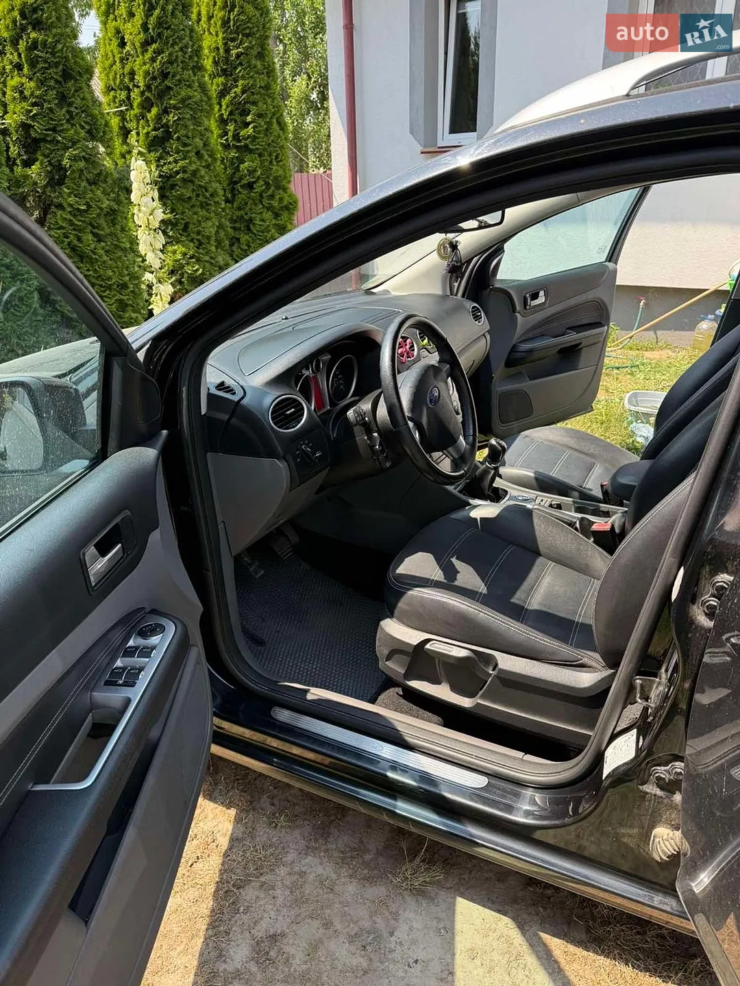2010 Ford Focus - мініатюра 15