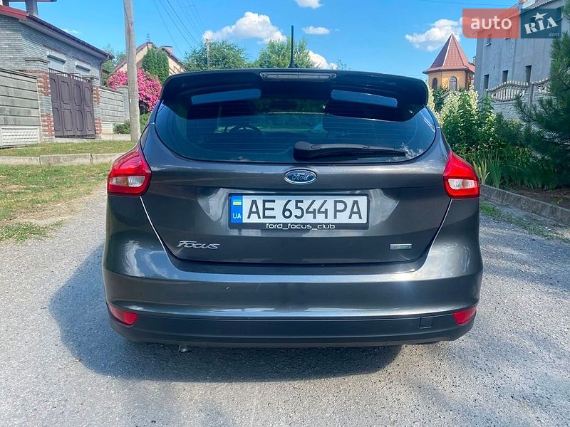 Хэтчбек Ford Focus 2016 в Днепре