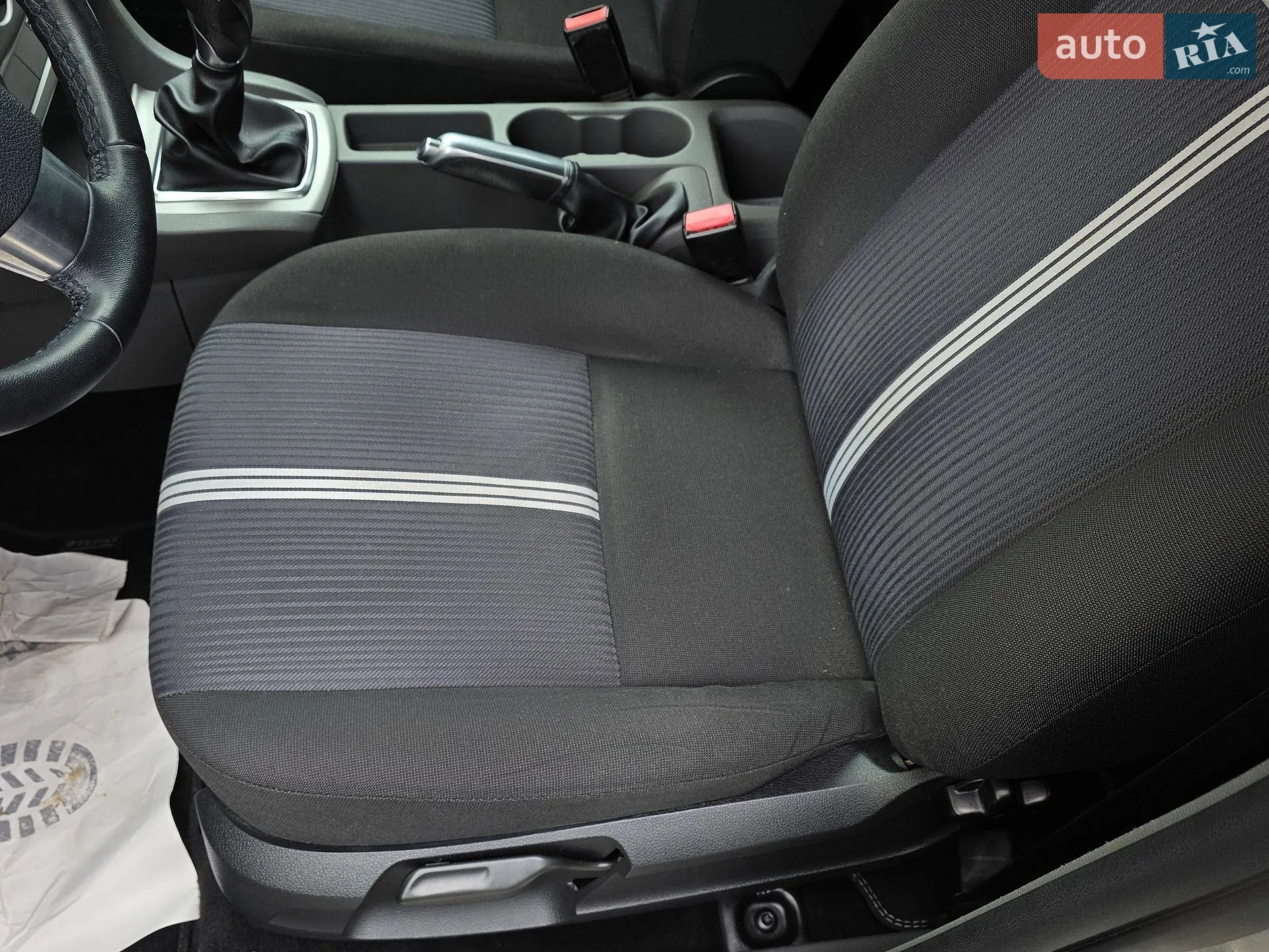 2010 Ford Focus - мініатюра 25