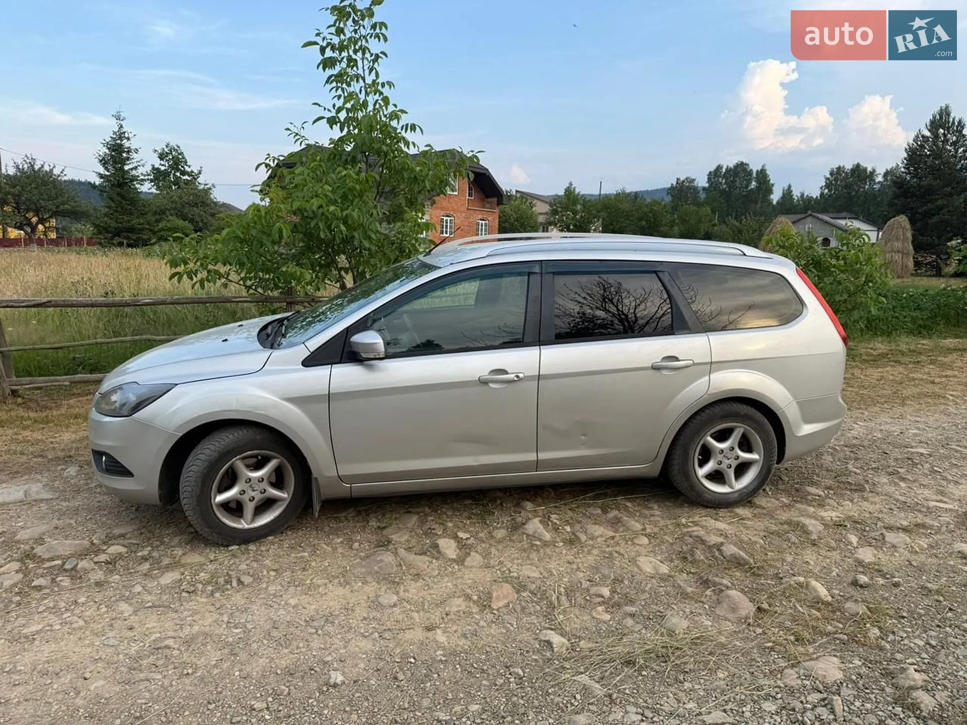 2010 Ford Focus - мініатюра 2