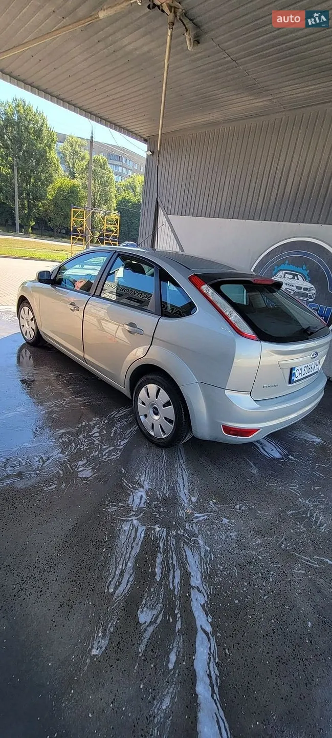 2010 Ford Focus - мініатюра 2