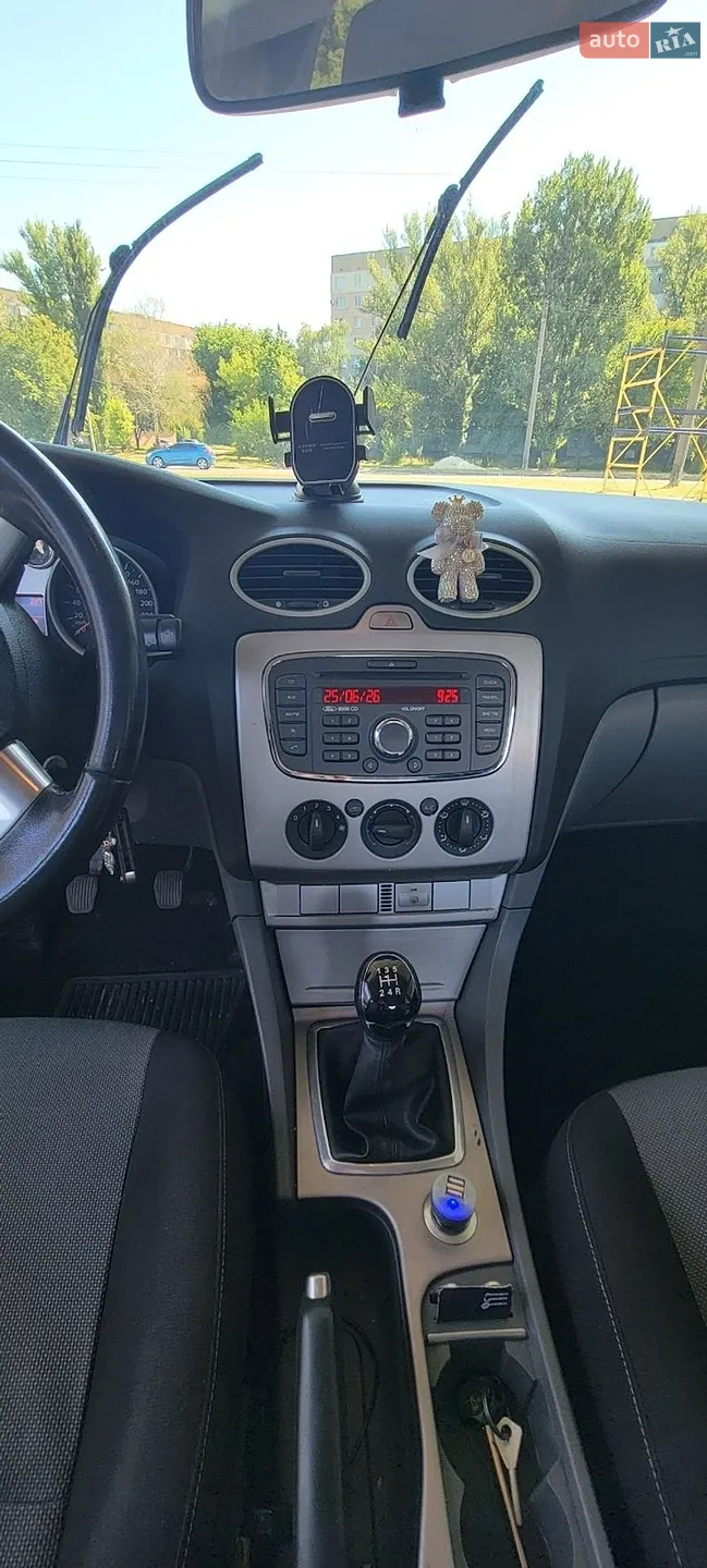 2010 Ford Focus - мініатюра 9