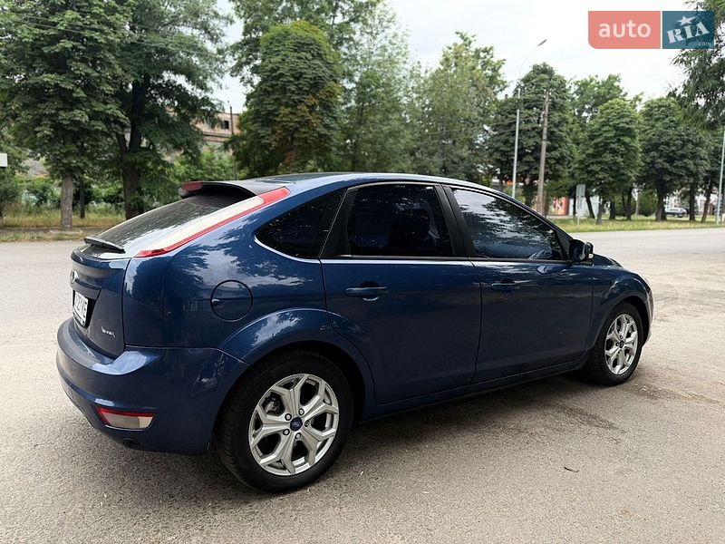 Хэтчбек Ford Focus 2010 в Смеле