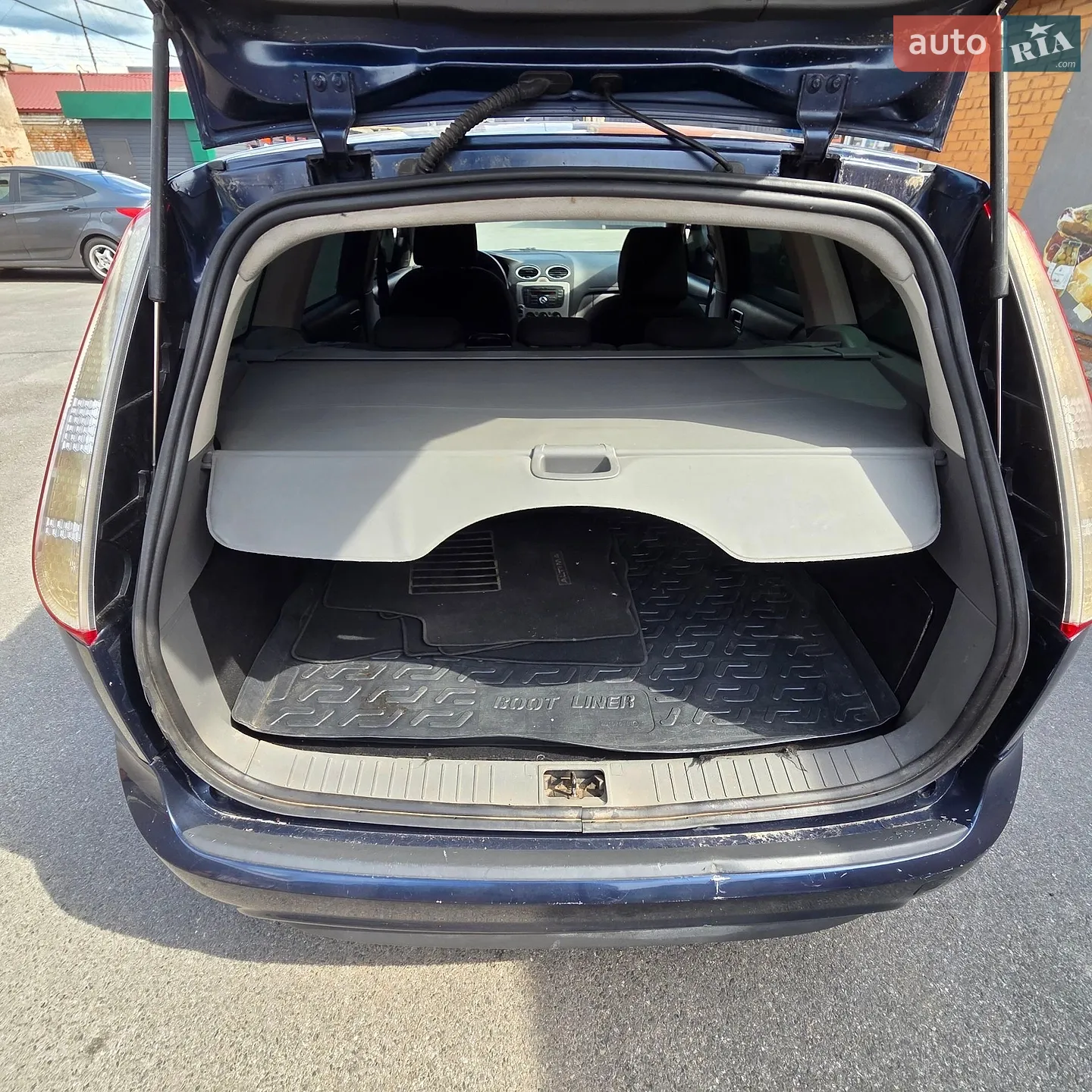 2010 Ford Focus - мініатюра 10