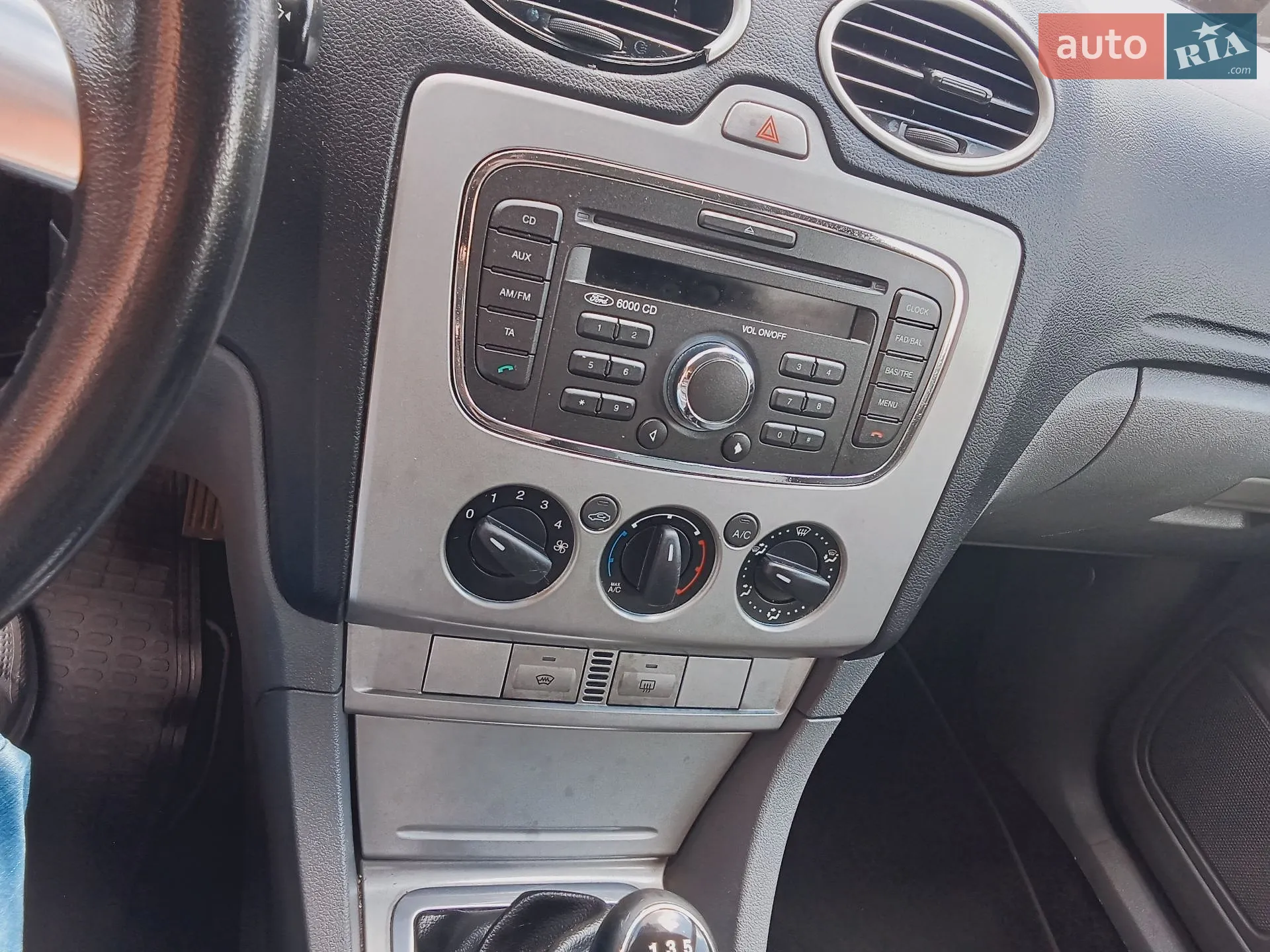 2010 Ford Focus - мініатюра 24