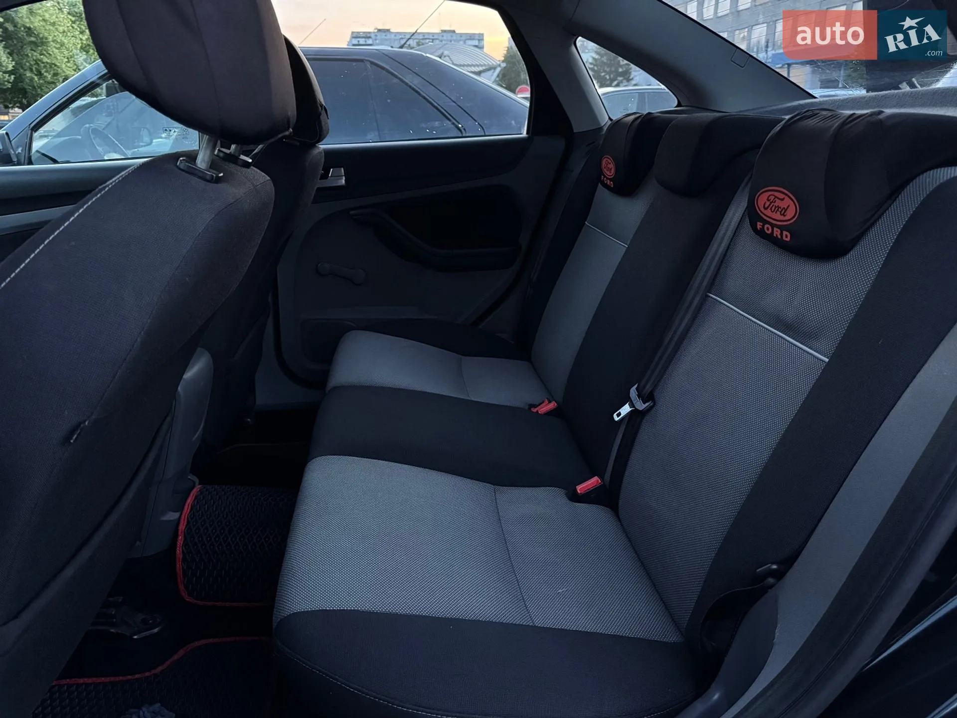 2011 Ford Focus - мініатюра 18