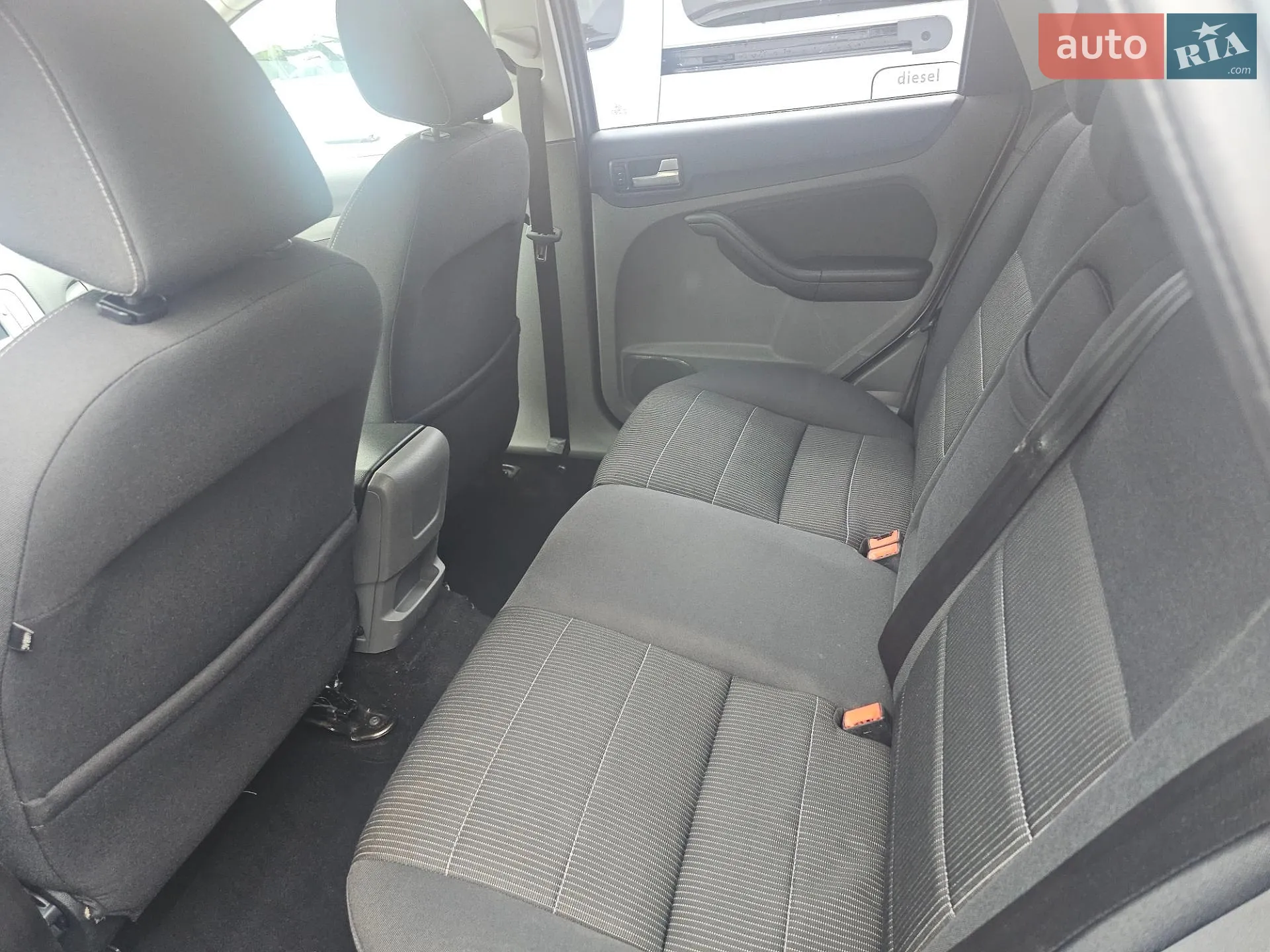 2010 Ford Focus - мініатюра 19