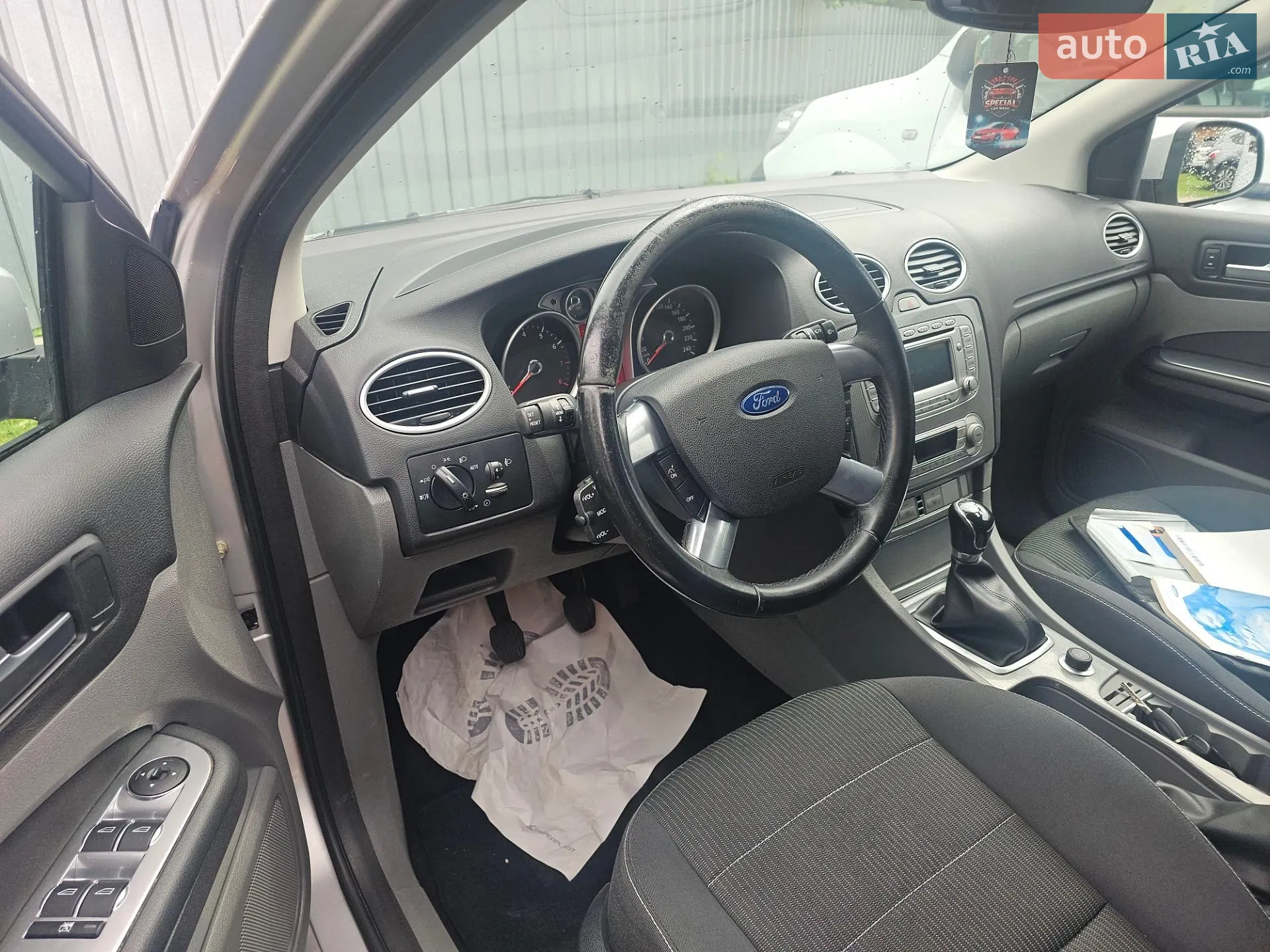 2010 Ford Focus - мініатюра 20