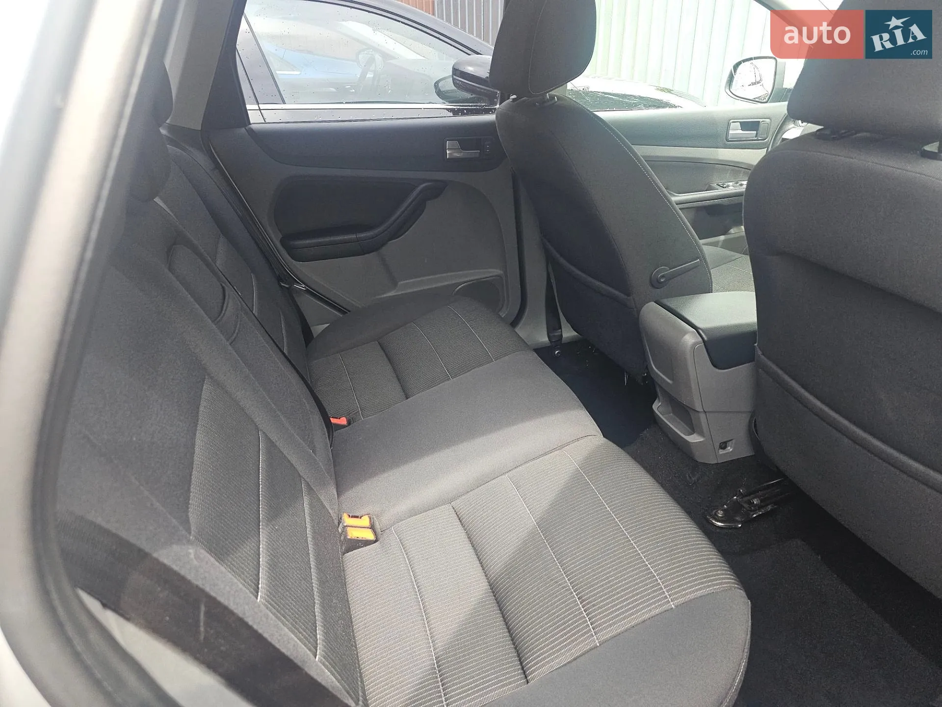 2010 Ford Focus - мініатюра 25