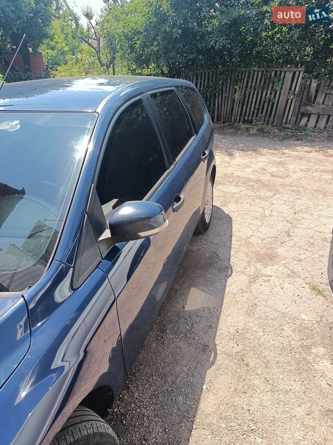2010 Ford Focus - мініатюра 2