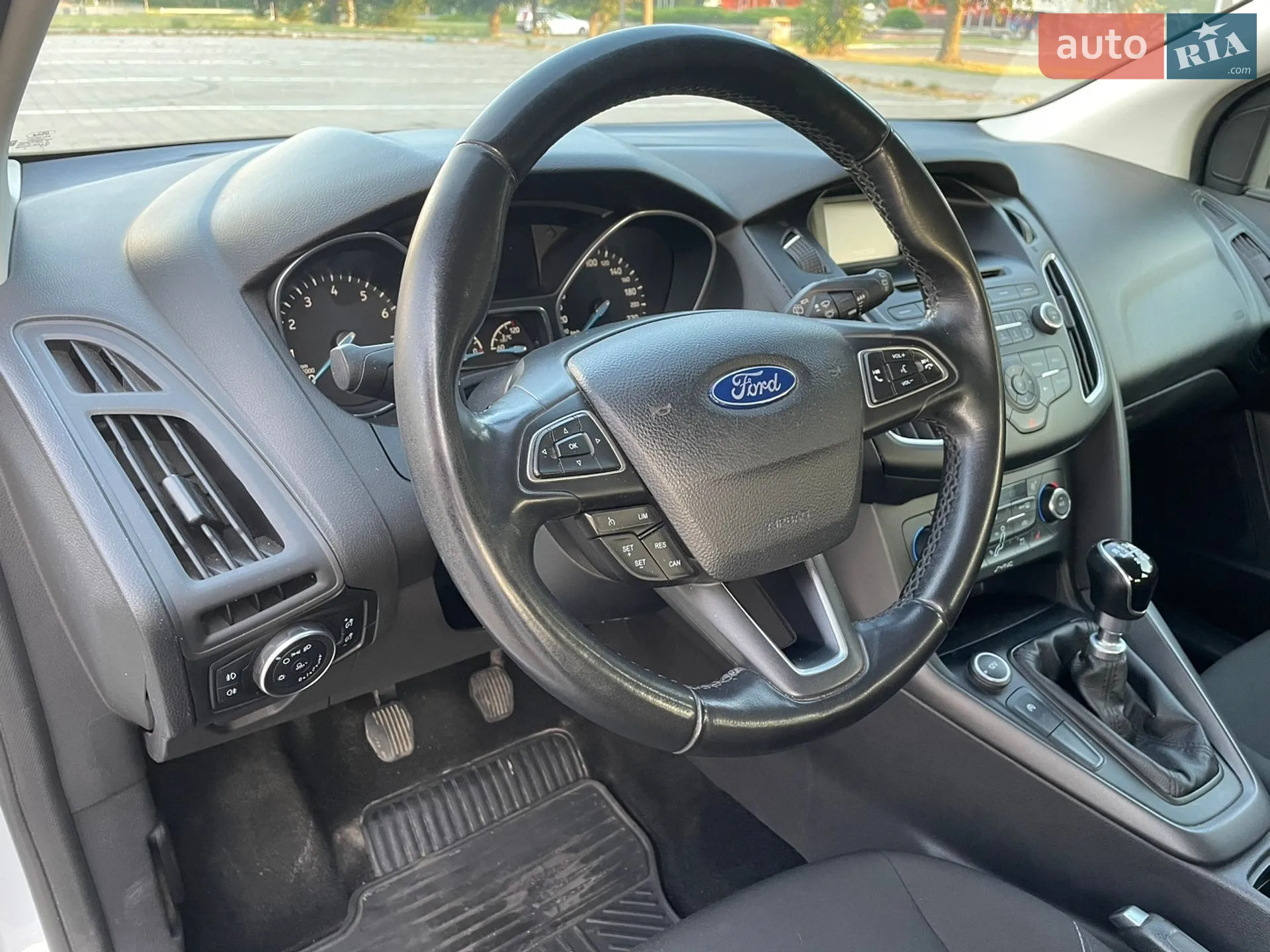 2015 Ford Focus - мініатюра 16