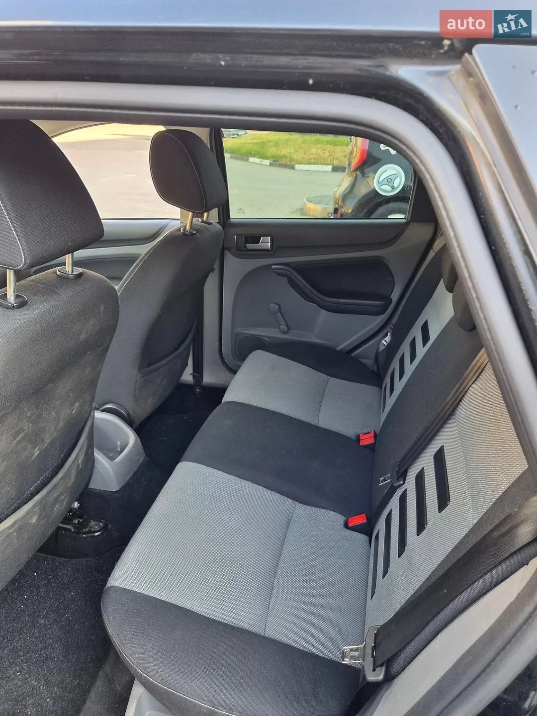 2010 Ford Focus - мініатюра 35