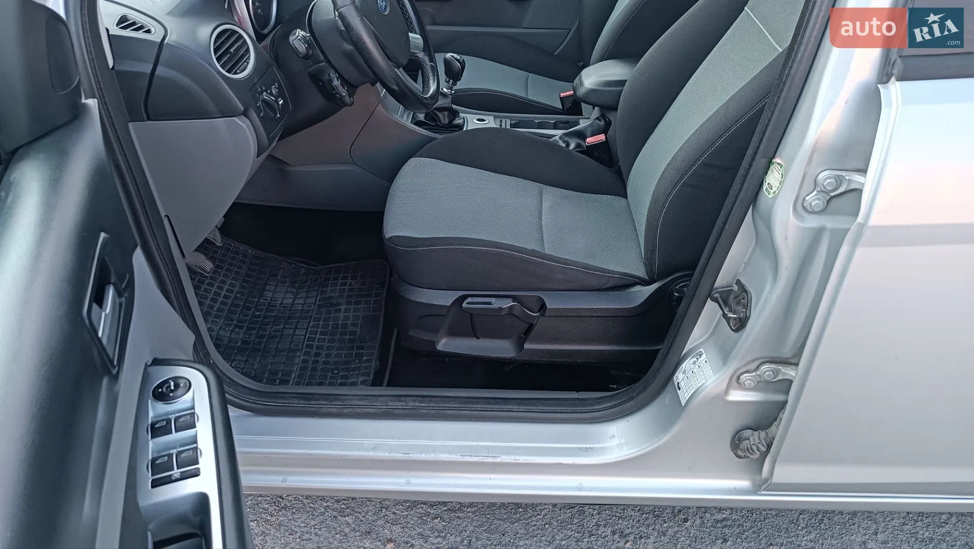 2010 Ford Focus - мініатюра 42