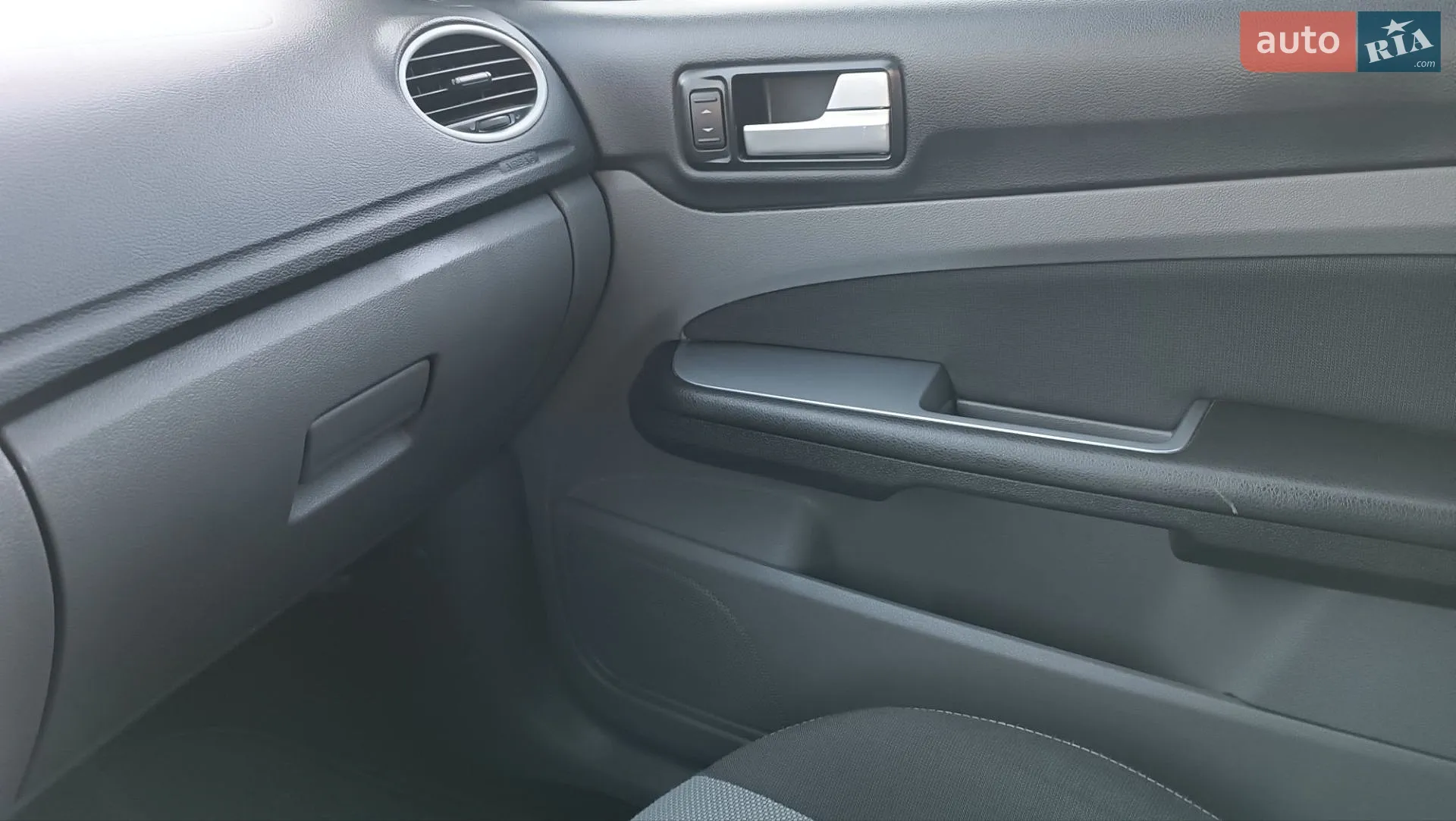 2010 Ford Focus - мініатюра 81