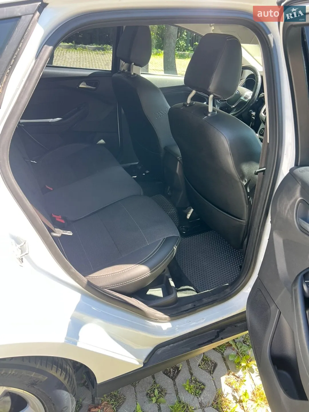 2012 Ford Focus - мініатюра 9