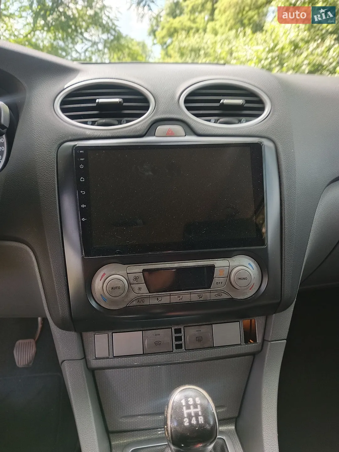 2010 Ford Focus - мініатюра 2