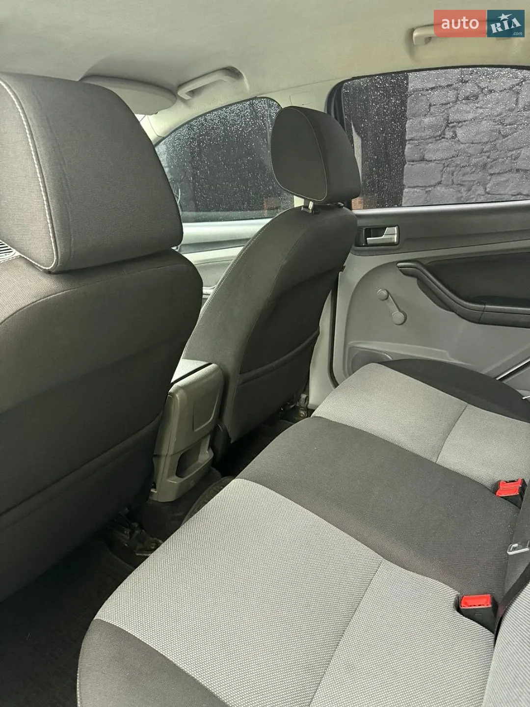 2010 Ford Focus - мініатюра 9