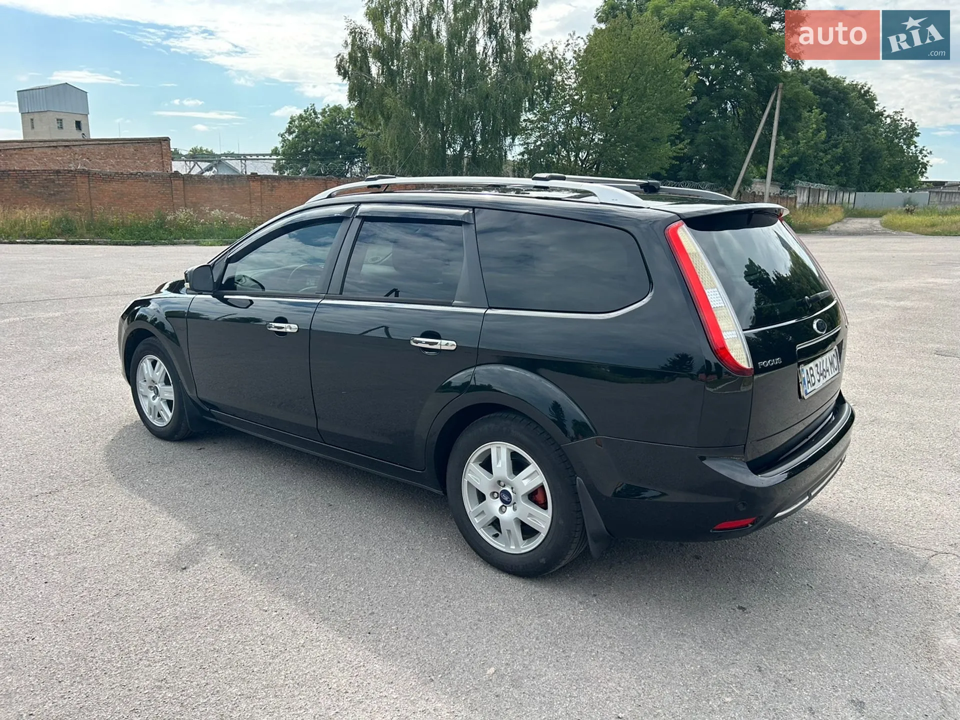 2010 Ford Focus - мініатюра 2