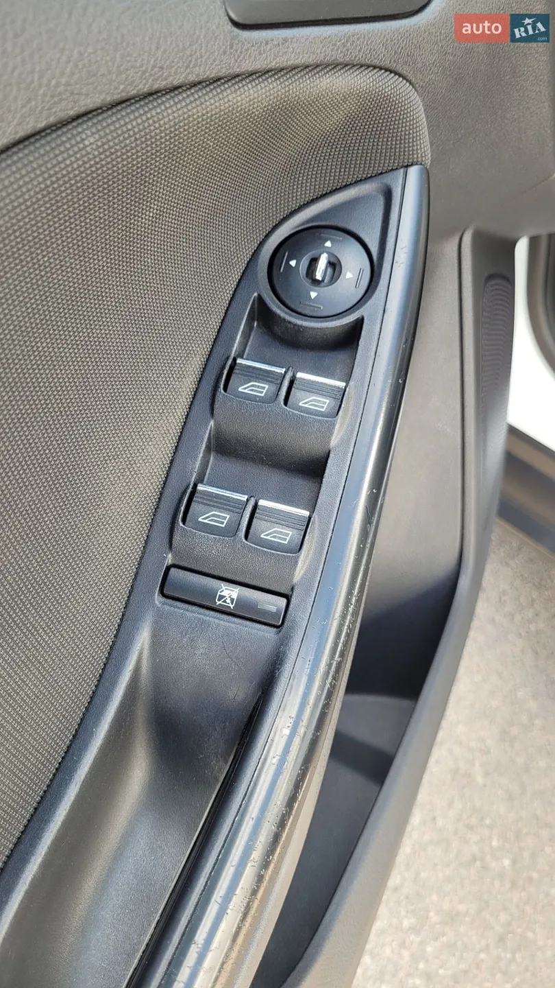2011 Ford Focus - мініатюра 12