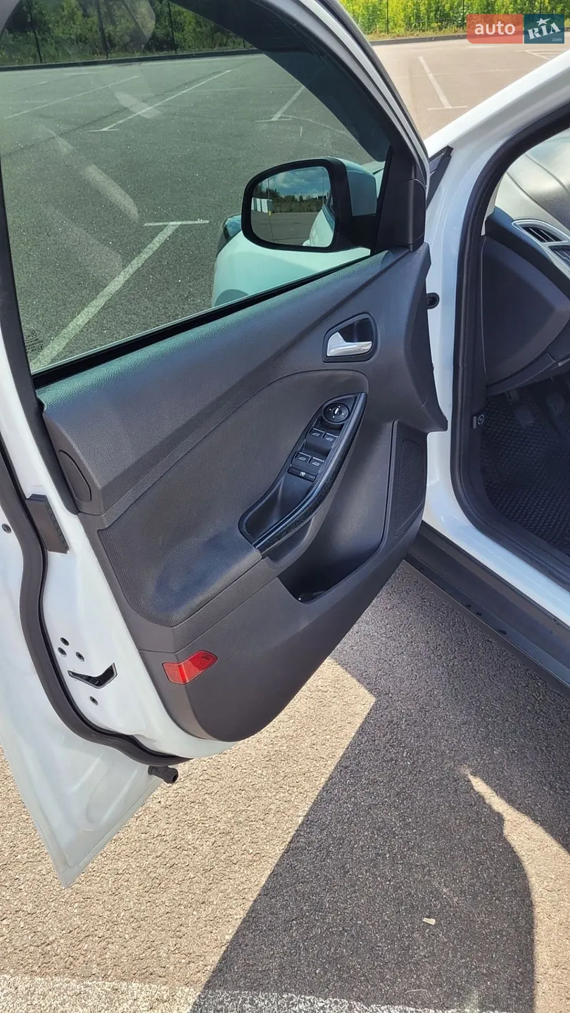 2011 Ford Focus - мініатюра 13