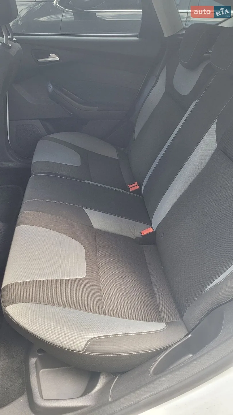 2011 Ford Focus - мініатюра 28
