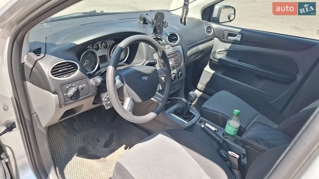 2010 Ford Focus - мініатюра 6